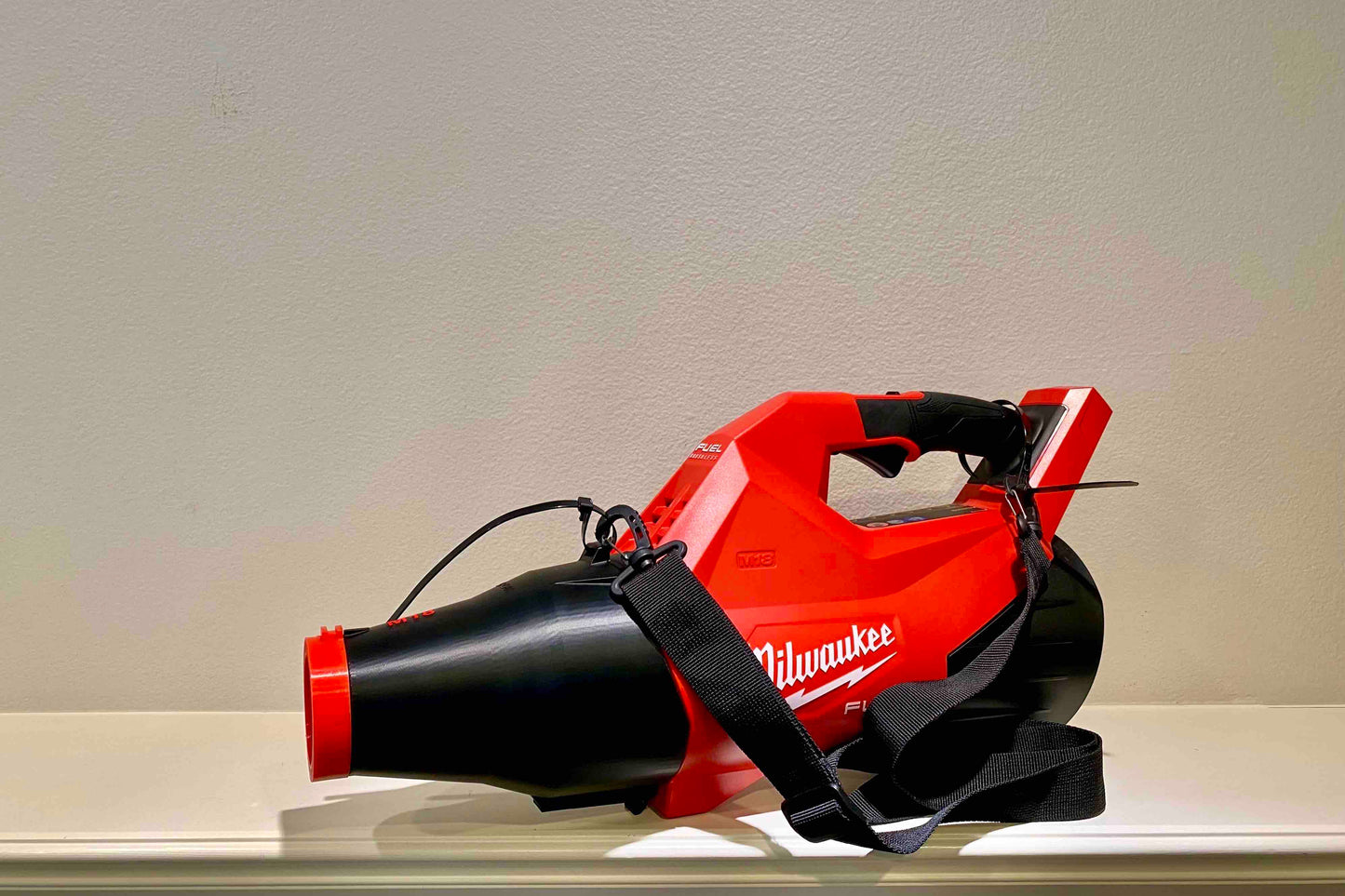 Car Drying Short Nozzle with shoulder strap anchor point, for Milwaukee M18 Leaf Blowers, 450, 500, 600 CFM, with potential of drying the roof top of large vehicles, SUV, RV, bus...