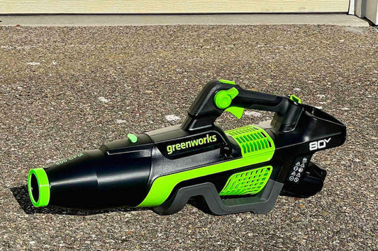 Greenworks 800CFM leave blower nozzle for car drying and gutter cleaning
