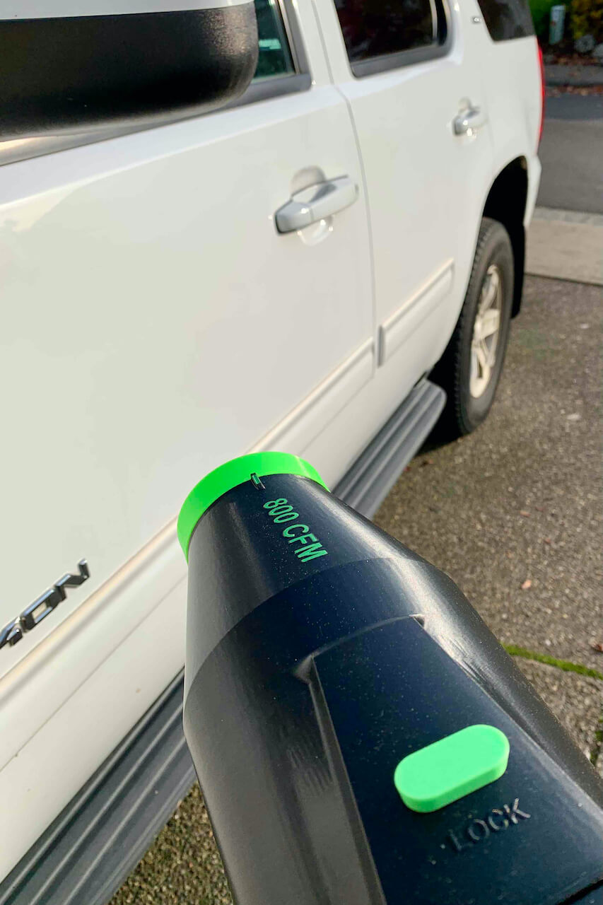 using greenworks 800 CFM (BLB479) to dry your cars